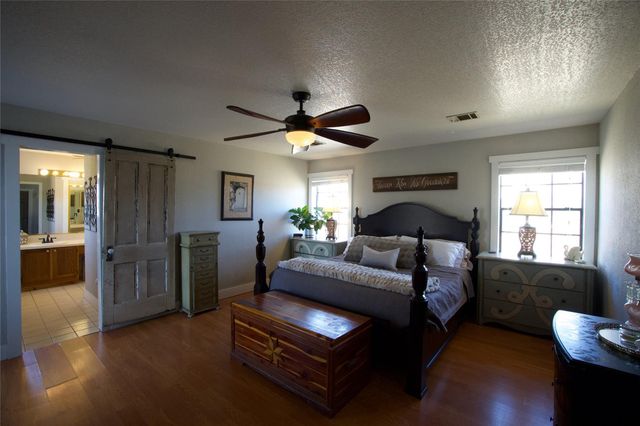 2352 Borchert LOOP, Lockhart, TX 78644