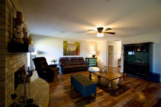 2352 Borchert LOOP, Lockhart, TX 78644