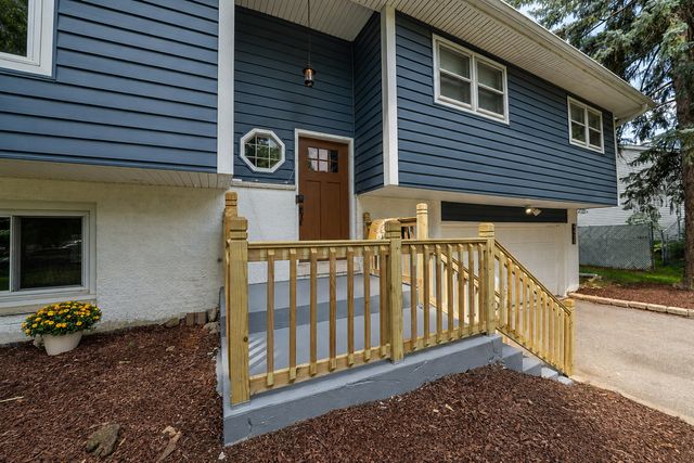 4400 Black Partridge Lane, Lisle, IL 60532