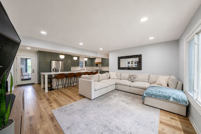 4400 Black Partridge Lane, Lisle, IL 60532