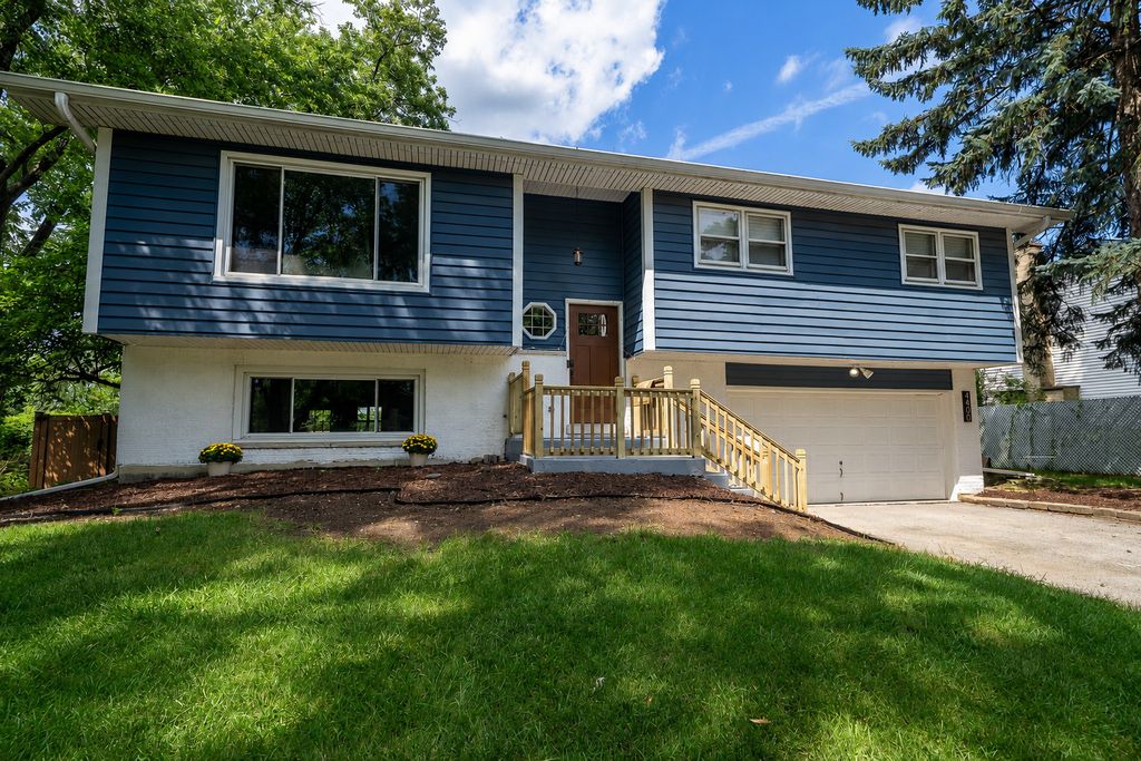 4400 Black Partridge Lane, Lisle, IL 60532