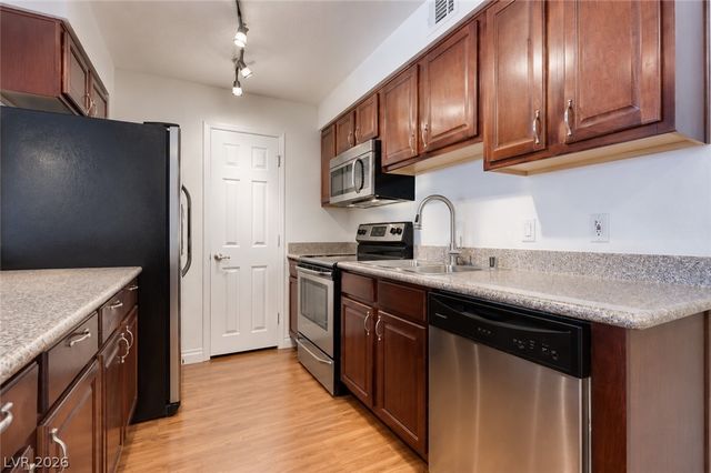 2606 South Durango Drive 246, Las Vegas, NV 89117