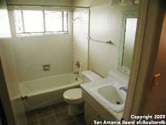 4229 Renault Drive, San Antonio, TX 78218
