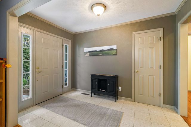 243 NORTHVIEW DR, Dayton, VA 22821