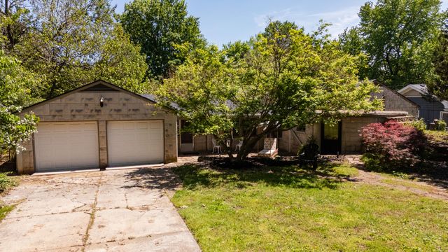 2391 S Brentwood Boulevard, Springfield, MO 65804