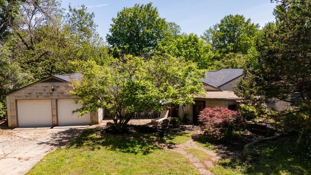2391 S Brentwood Boulevard, Springfield, MO 65804