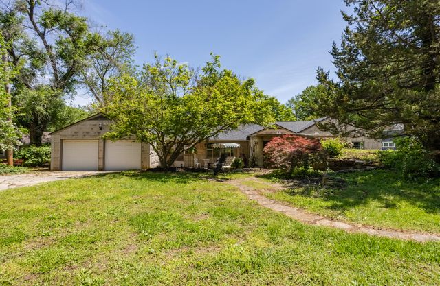 2391 S Brentwood Boulevard, Springfield, MO 65804