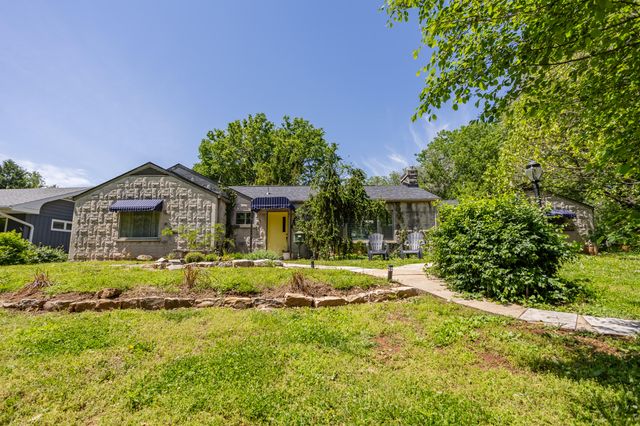 2391 S Brentwood Boulevard, Springfield, MO 65804