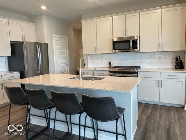 9690 Highview Lane, Mccordsville, IN 46055