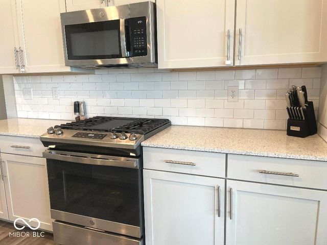 9690 Highview Lane, Mccordsville, IN 46055