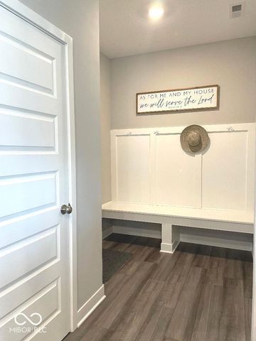 9690 Highview Lane, Mccordsville, IN 46055