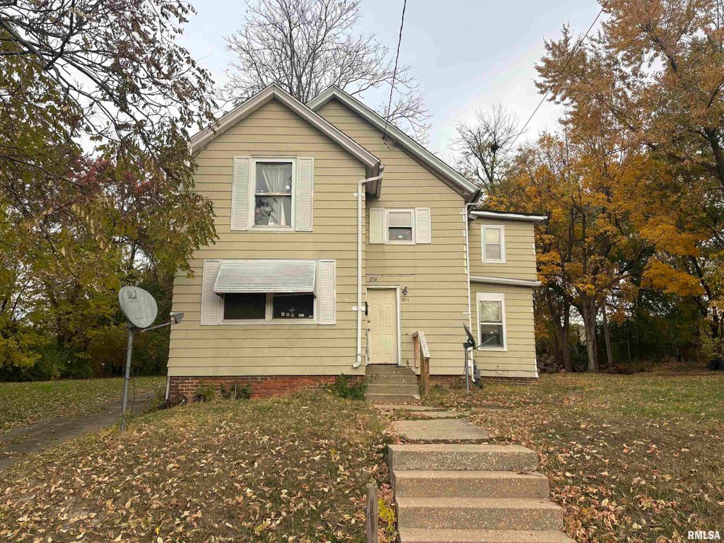 1714 N LINN Street, Peoria, IL 61604