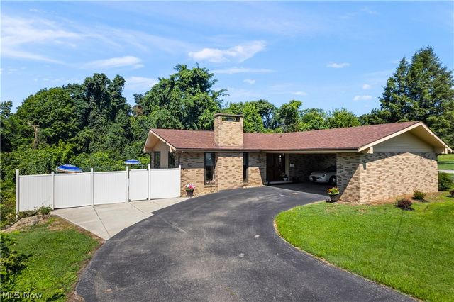 609 Thomas Street, Belpre, OH 45714