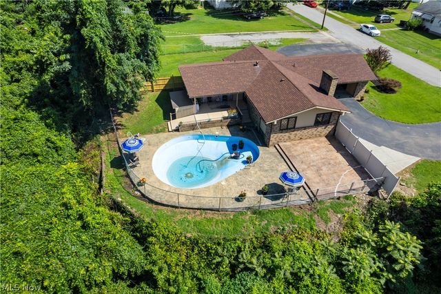 609 Thomas Street, Belpre, OH 45714