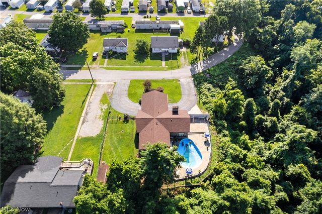609 Thomas Street, Belpre, OH 45714