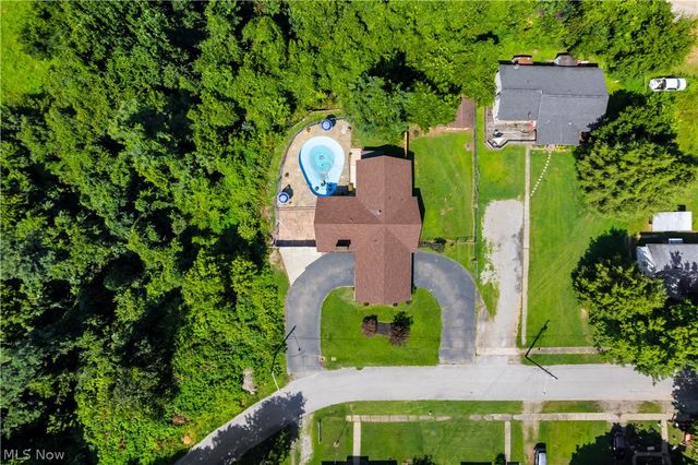 609 Thomas Street, Belpre, OH 45714