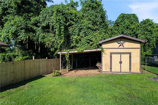 609 Thomas Street, Belpre, OH 45714