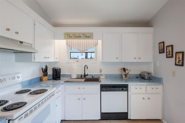 6080 RED MAPLE ROAD 708, Bradenton, FL 34210