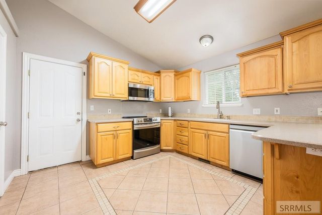 3860 E 390 N, Rigby, ID 83442