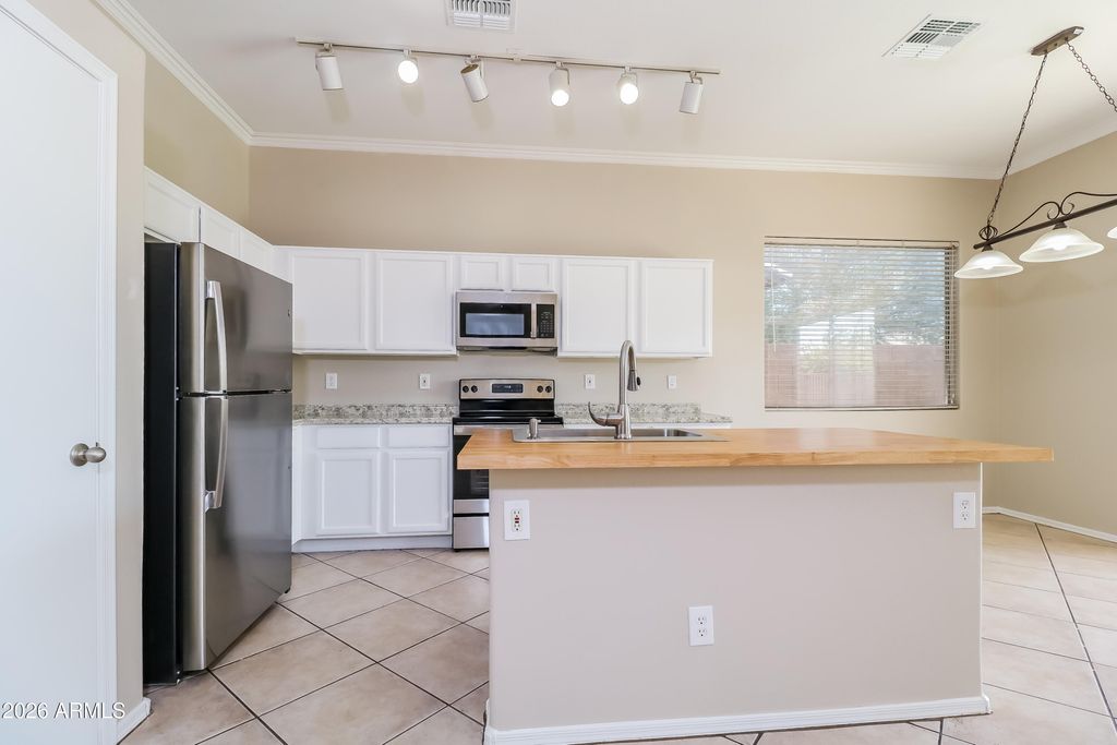 15806 N 136TH Lane, Surprise, AZ 85374 — photo 3