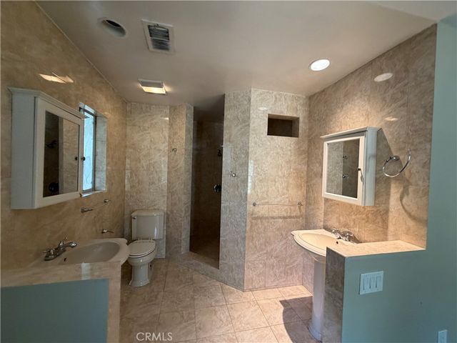 7741 Zelzah, Reseda, CA 91335