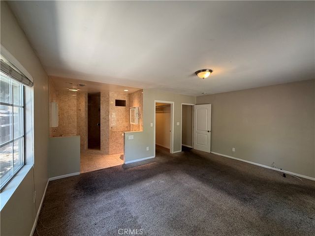 7741 Zelzah, Reseda, CA 91335