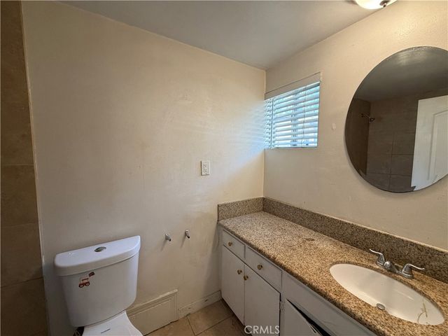 7741 Zelzah, Reseda, CA 91335