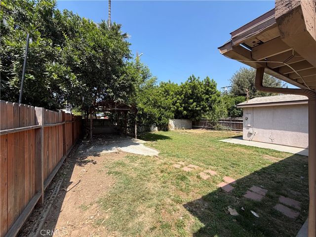7741 Zelzah, Reseda, CA 91335