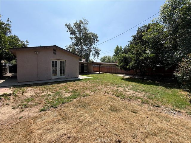 7741 Zelzah, Reseda, CA 91335