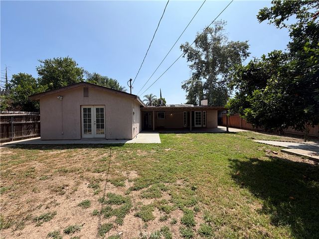 7741 Zelzah, Reseda, CA 91335