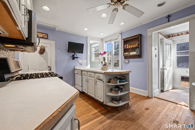 455 Woodlawn Avenue, Stratford, CT 06614