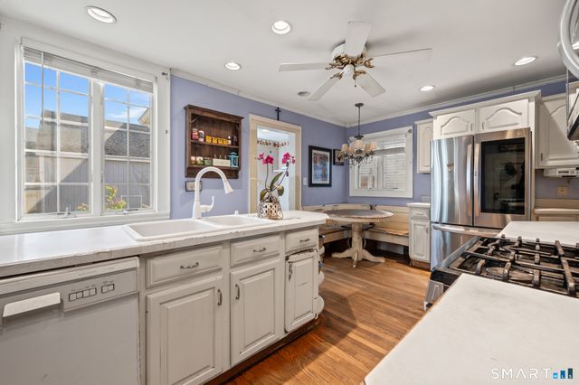 455 Woodlawn Avenue, Stratford, CT 06614