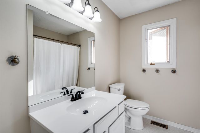 2004 N Shefford, Wichita, KS 67212