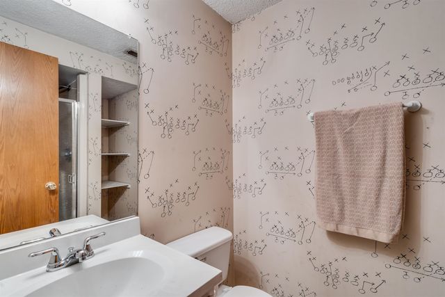 2004 N Shefford, Wichita, KS 67212