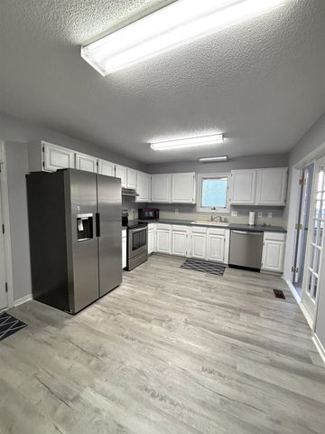 2004 N Shefford, Wichita, KS 67212