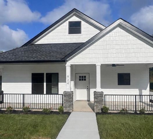 924 Stratford Avenue, Sweetwater, TN 37874