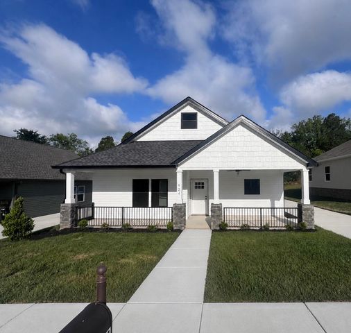 924 Stratford Avenue, Sweetwater, TN 37874