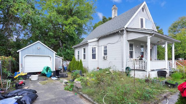 34 Cambridge St, Springfield, MA 01109
