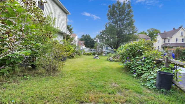 34 Cambridge St, Springfield, MA 01109