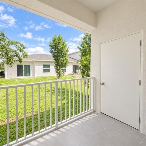 3409 SW 8th PL 105, Cape Coral, FL 33914