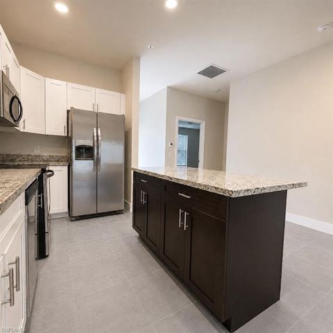 3409 SW 8th PL 105, Cape Coral, FL 33914