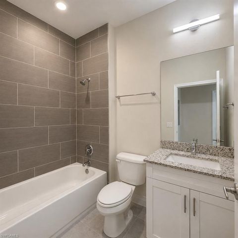 3409 SW 8th PL 105, Cape Coral, FL 33914