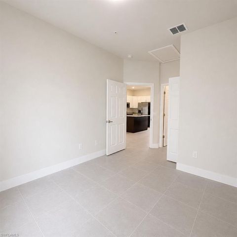 3409 SW 8th PL 105, Cape Coral, FL 33914