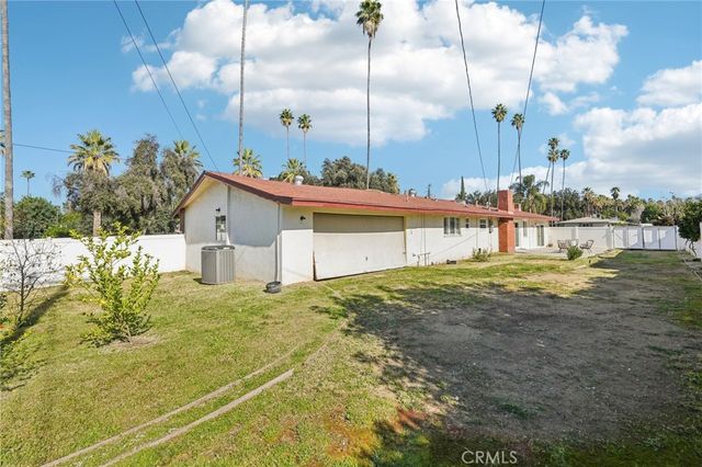975 Brookside Avenue, Redlands, CA 92373