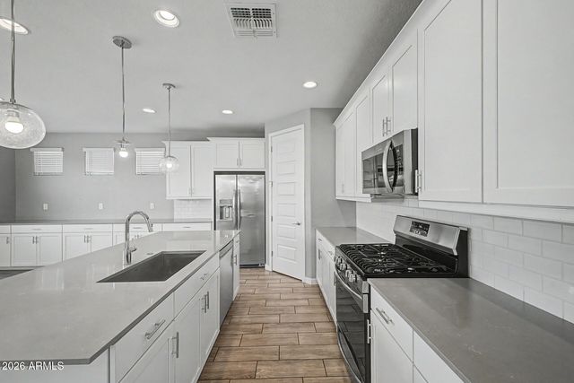 2322 E PALMDALE Lane, Gilbert, AZ 85298
