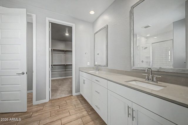 2322 E PALMDALE Lane, Gilbert, AZ 85298