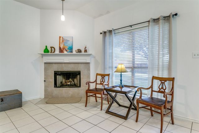 977 Valley View Drive, Lewisville, TX 75067