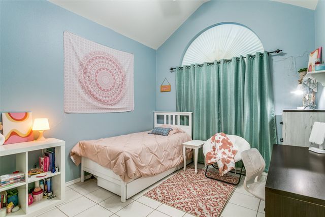 977 Valley View Drive, Lewisville, TX 75067