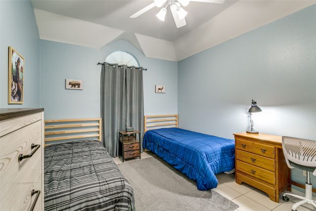 977 Valley View Drive, Lewisville, TX 75067