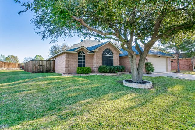 977 Valley View Drive, Lewisville, TX 75067